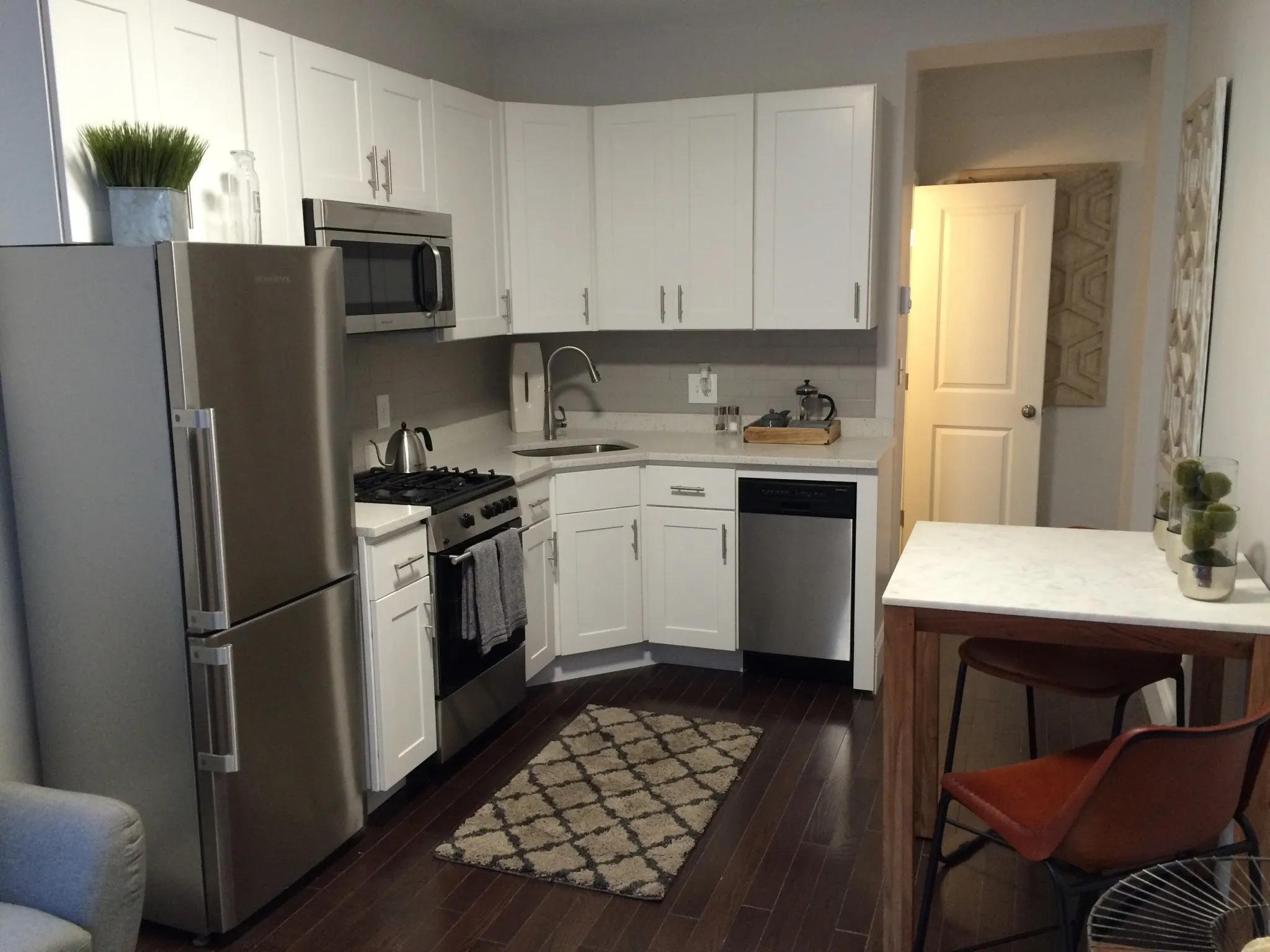 3 bed, 1 bath apartment for rent at 48 Clearway St Unit 7, Back Bay
