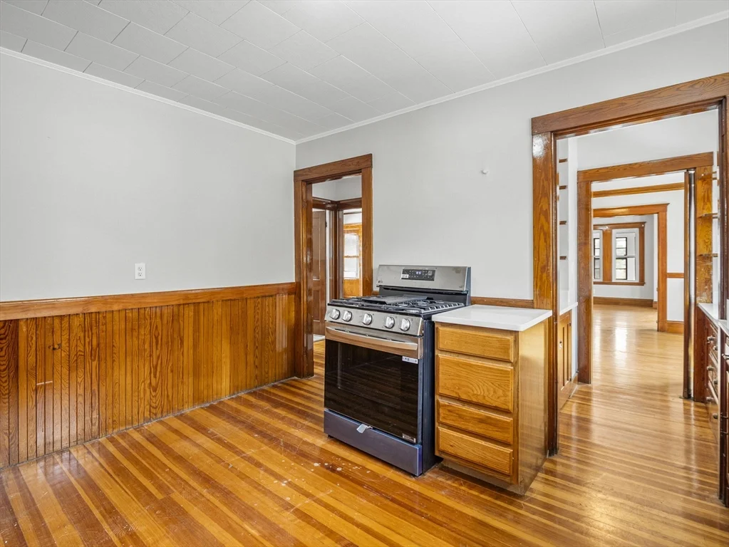 4 bed, 1 bath apartment for rent at 48 Cleveland St Unit 2, Arlington — photo 15 of 42