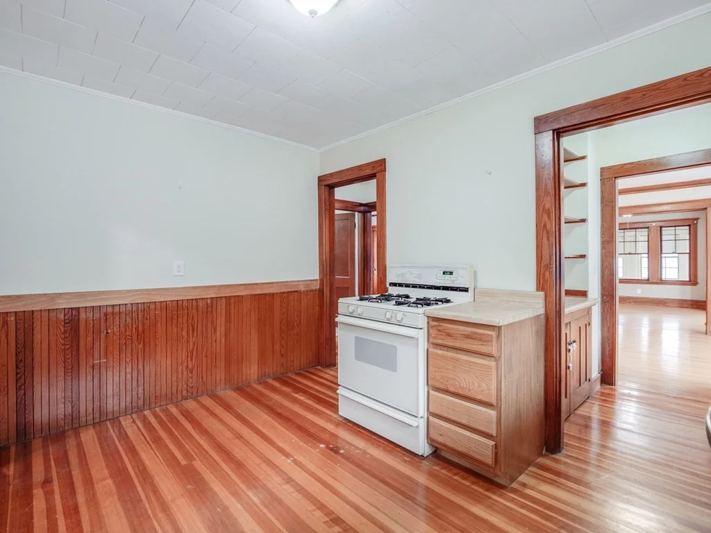 5 bed, 1 bath apartment for rent at 48 Cleveland St Unit 2A, Arlington — photo 6 of 39
