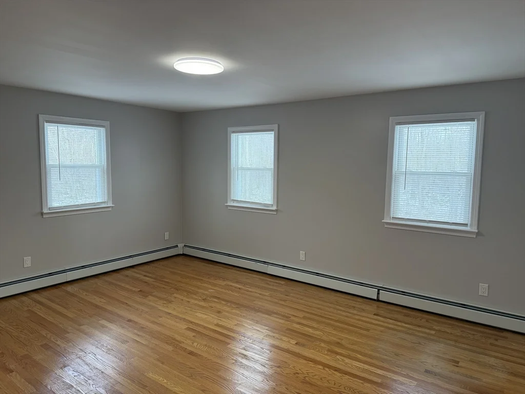3 bed, 1 bath apartment for rent at 48 Colonial Way Unit LEFT, Rehoboth — photo 6 of 25