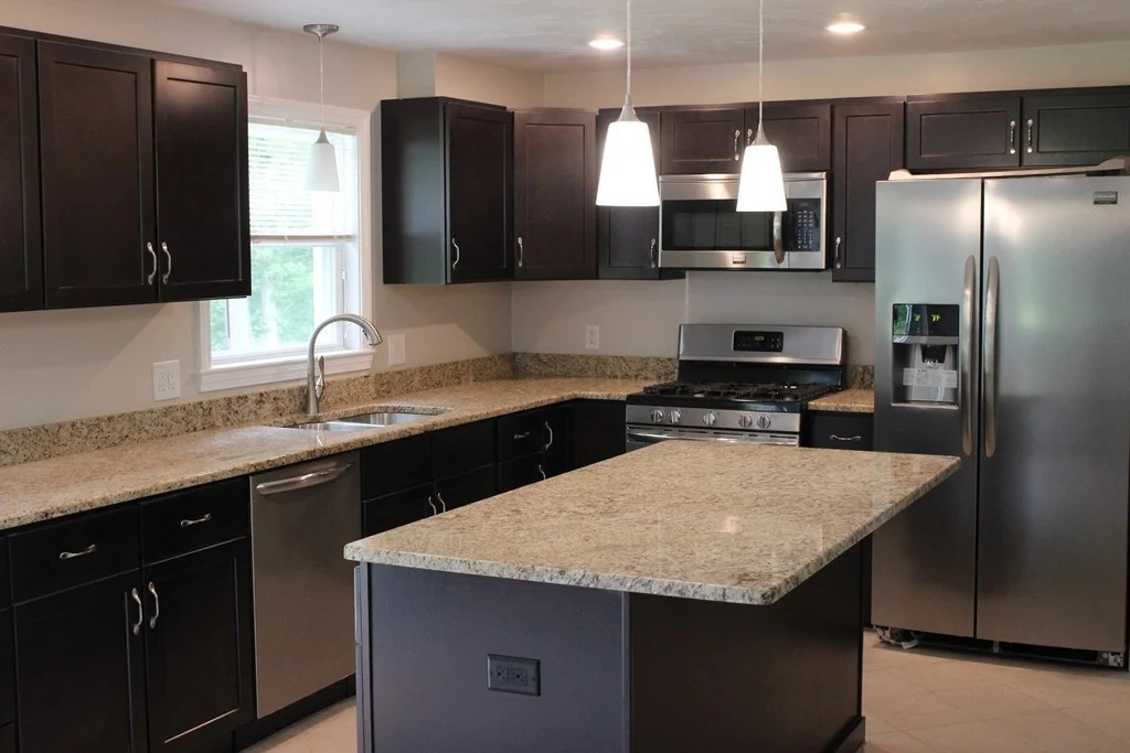 3 bed, 1 bath apartment for rent at 48 Colonial Way Unit LEFT, Rehoboth — photo 2 of 25