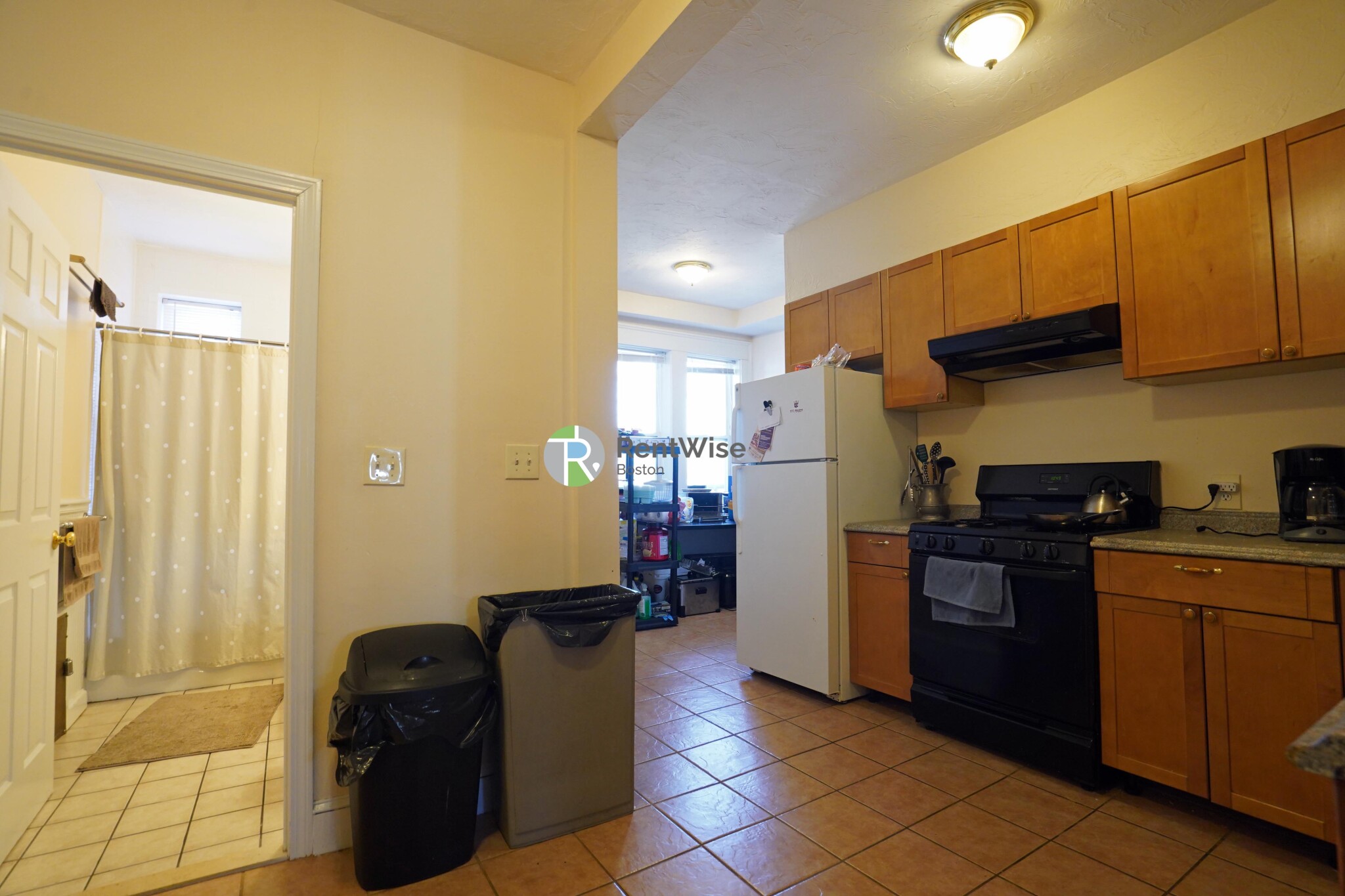 5 bed, 2 bath apartment for rent at 48 Cummings Rd Unit 3, Brighton — photo 5 of 28