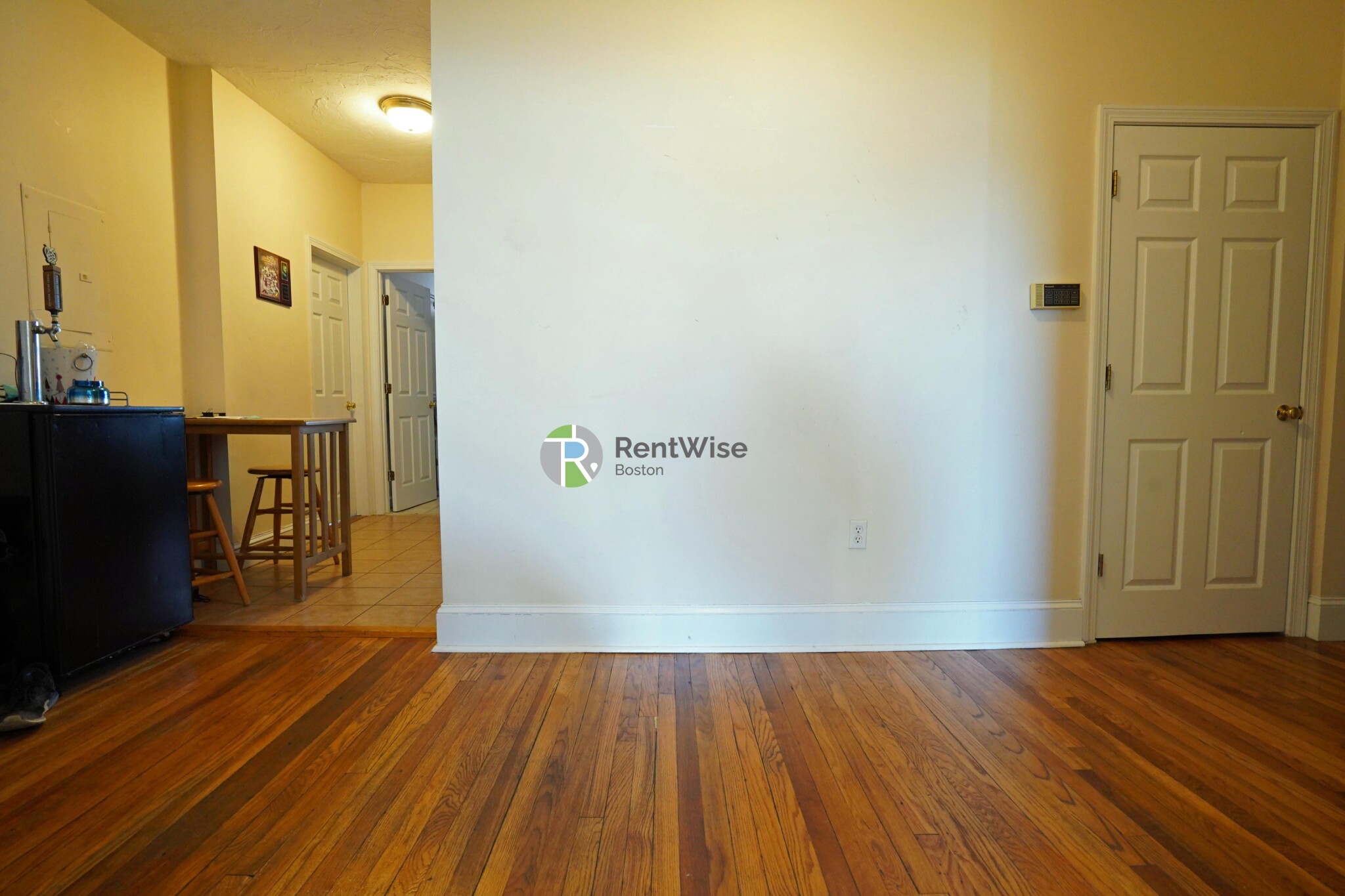 5 bed, 2 bath apartment for rent at 48 Cummings Rd Unit 3, Brighton — photo 3 of 28