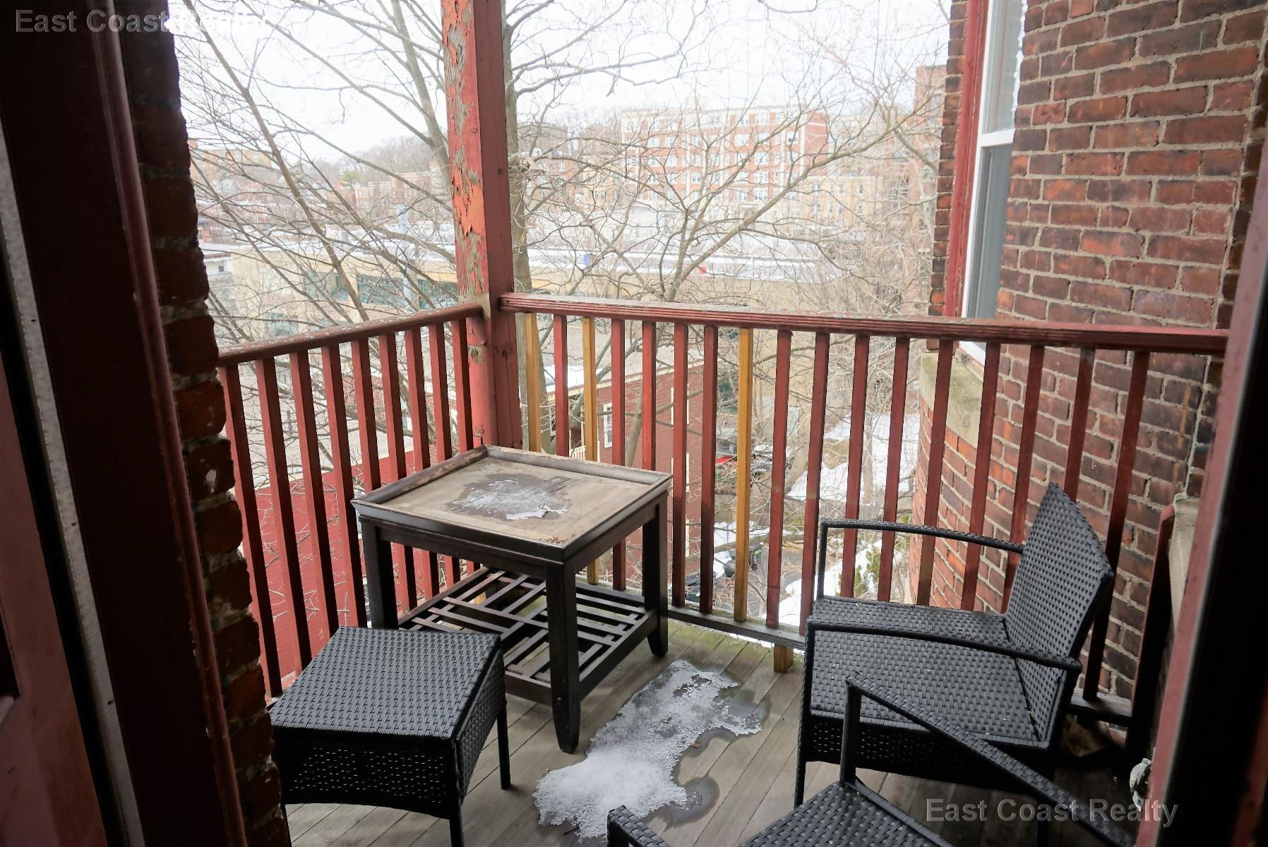 5 bed, 2 bath apartment for rent at 48 Cummings Rd Unit 3, Brighton — photo 9 of 28