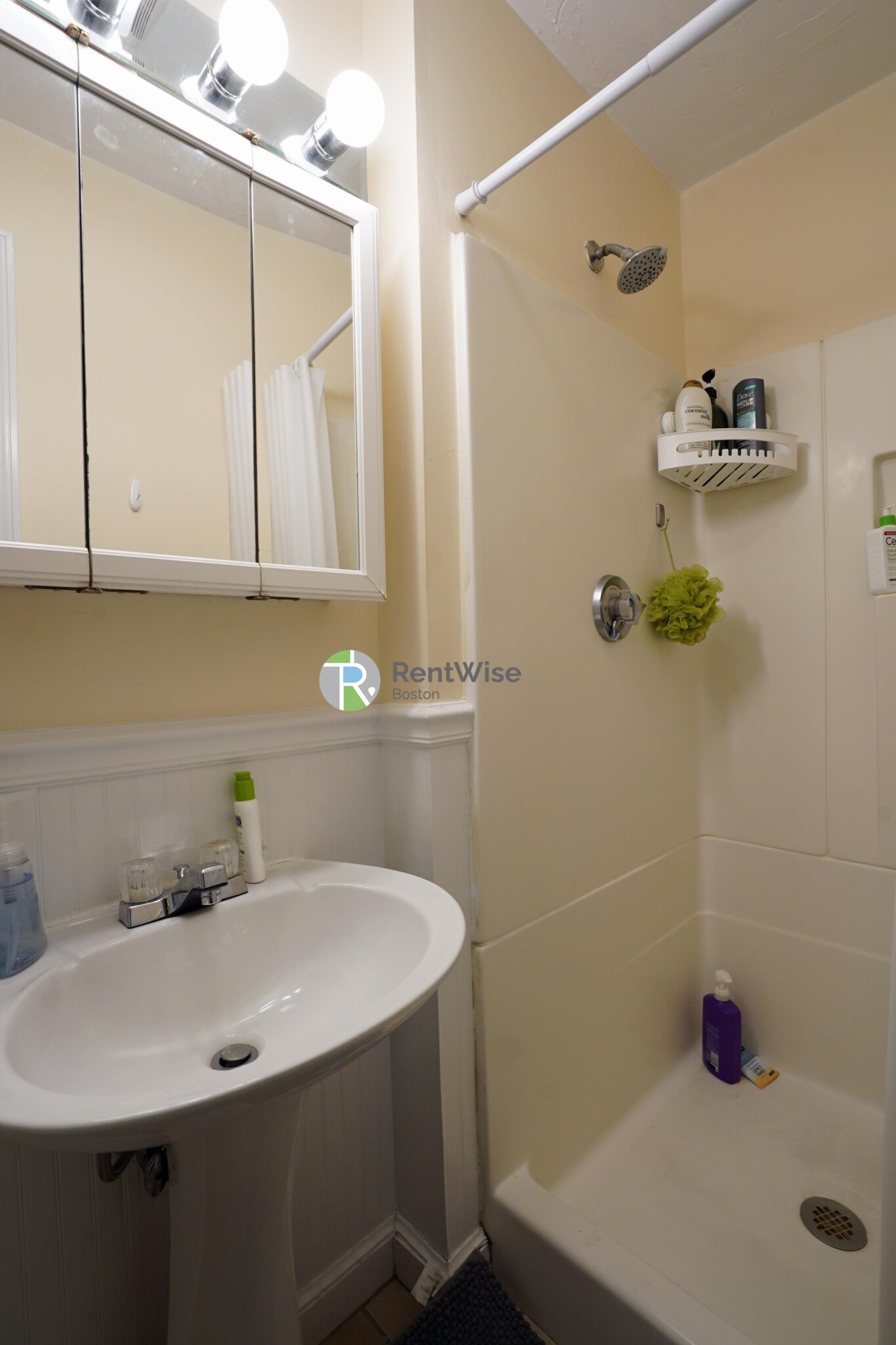 5 bed, 2 bath apartment for rent at 48 Cummings Rd Unit 3, Brighton — photo 11 of 28