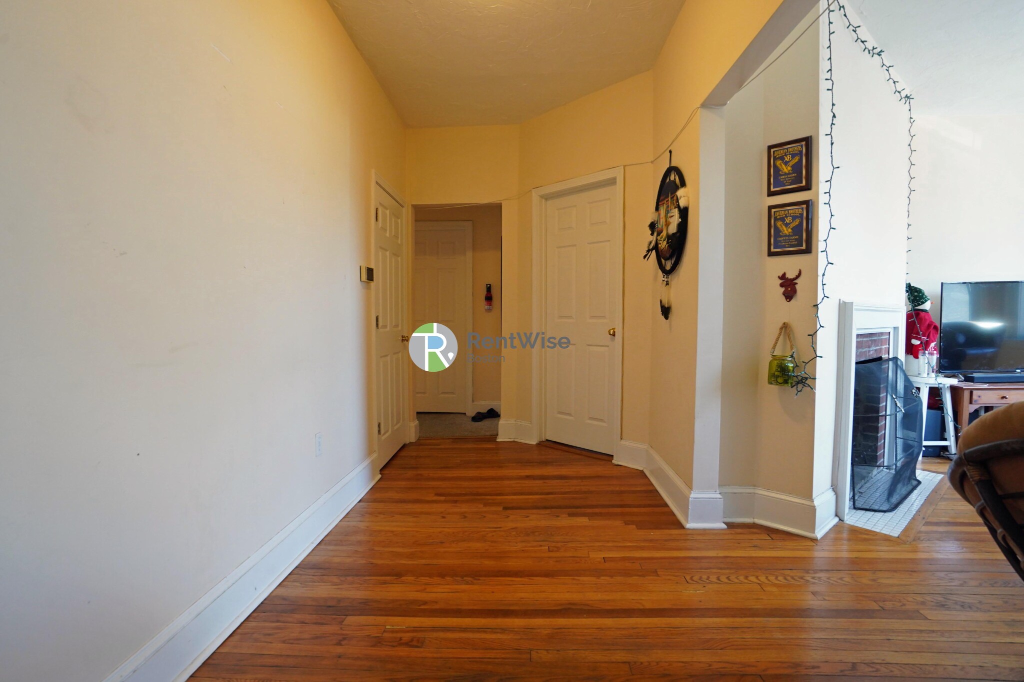 5 bed, 2 bath apartment for rent at 48 Cummings Rd Unit 3, Brighton — photo 4 of 28