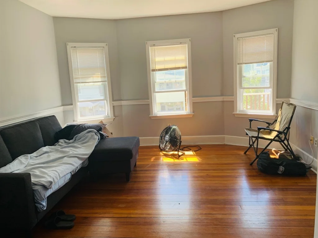 2 bed, 1 bath apartment for rent at 48 Cypress St Unit 2, Watertown — photo 4 of 10