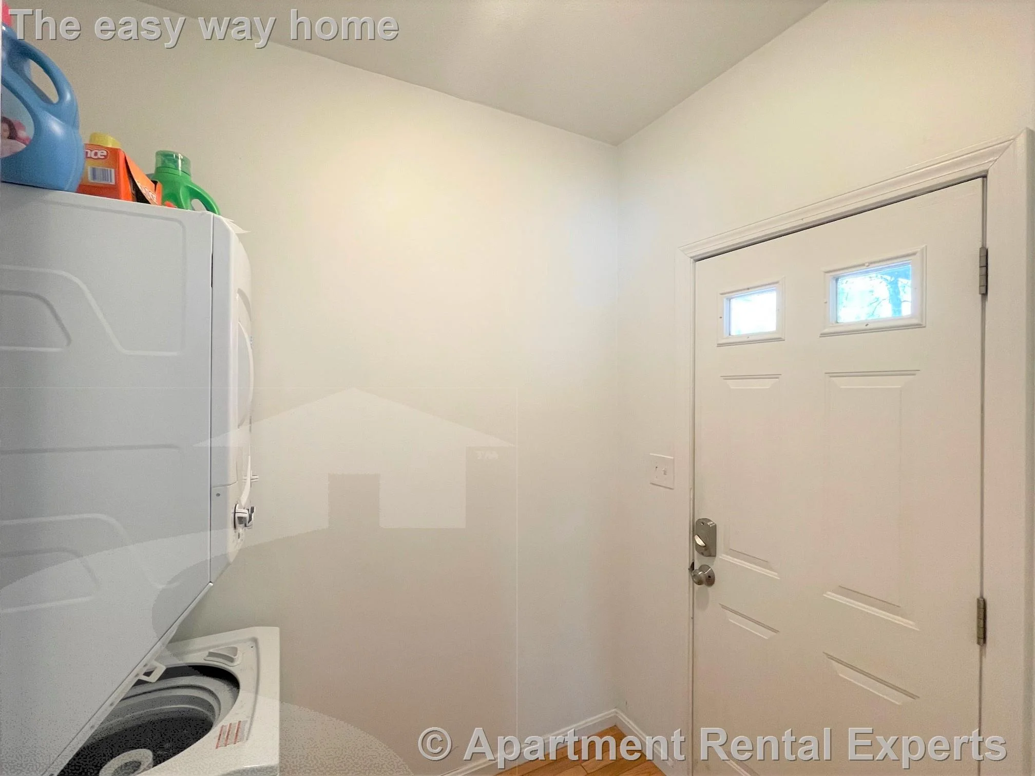4 bed, 2 bath apartment for rent at 48 Derby St Unit 1, Winter Hill — photo 7 of 10