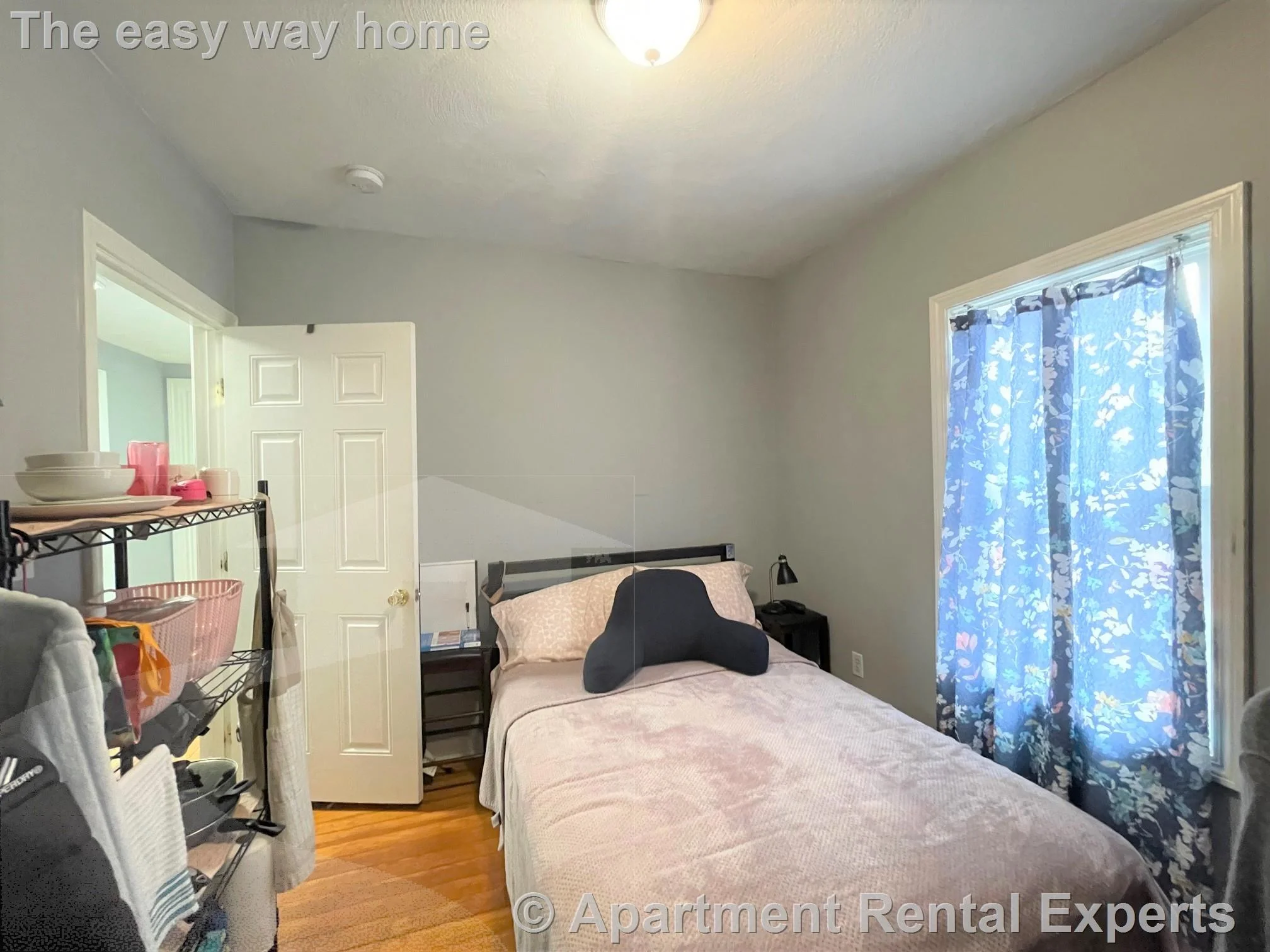 4 bed, 2 bath apartment for rent at 48 Derby St Unit 1, Winter Hill — photo 5 of 10
