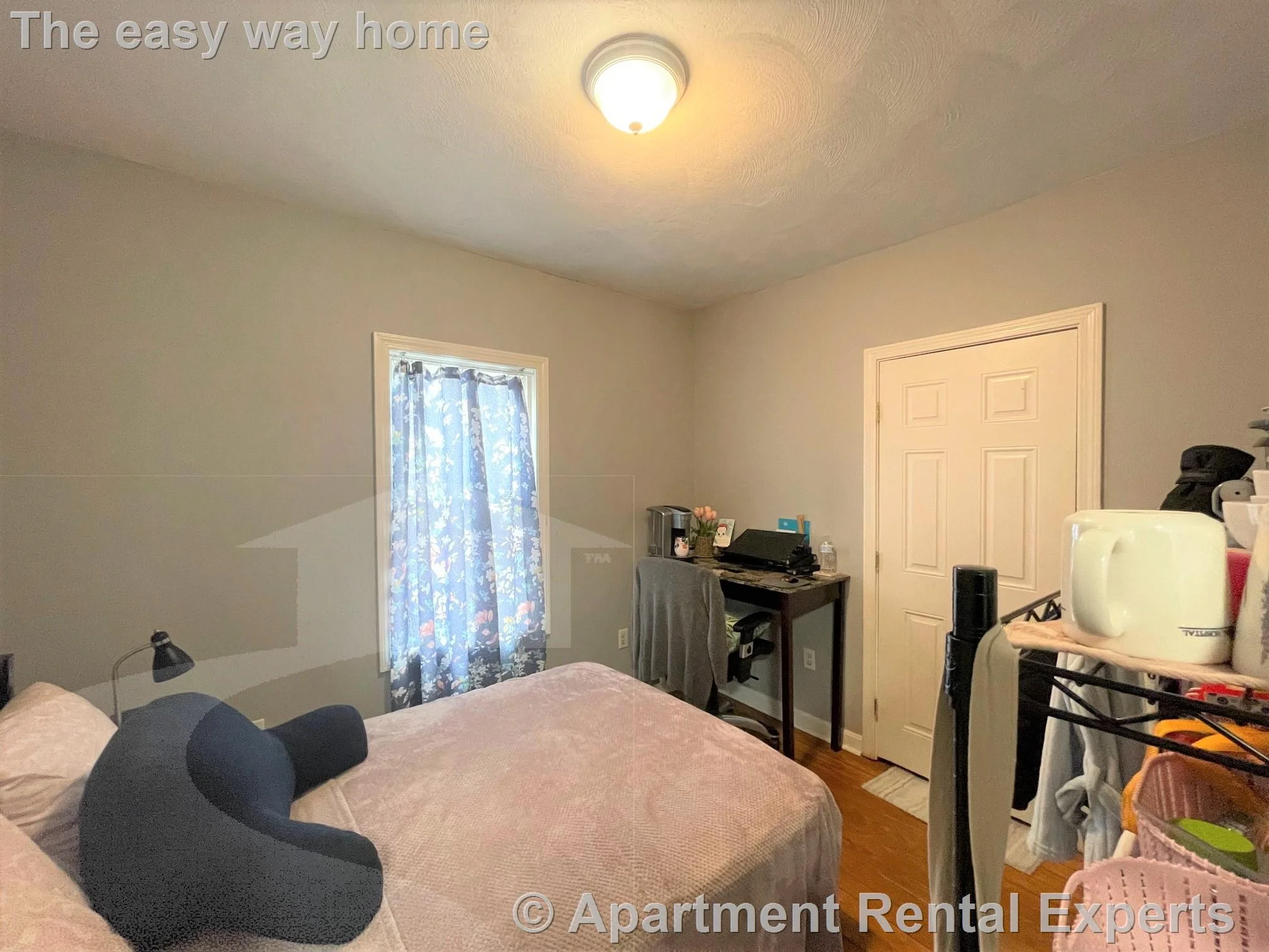 4 bed, 2 bath apartment for rent at 48 Derby St Unit 1, Winter Hill — photo 3 of 10