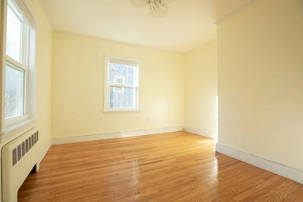 3 bed, 2 bath apartment for rent at 48 Donnybrook Rd Unit 1, Brighton — photo 11 of 20