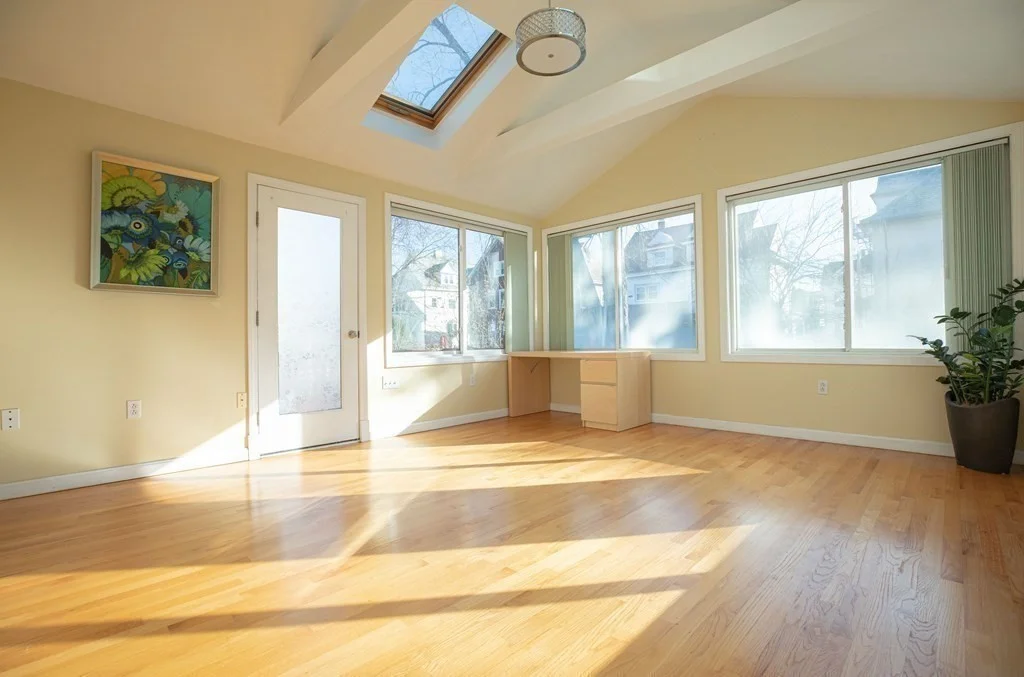 3 bed, 2 bath apartment for rent at 48 Donnybrook Rd Unit 1, Brighton — photo 5 of 20