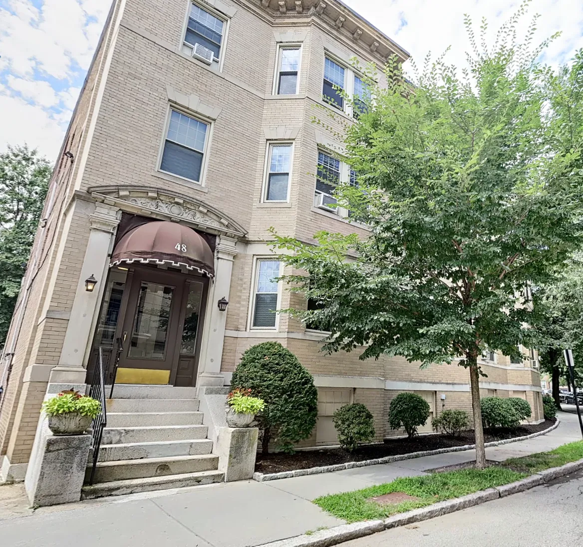 2 bed, 1 bath apartment for rent at 48 Dwight St Unit 2, North Brookline — photo 11 of 12
