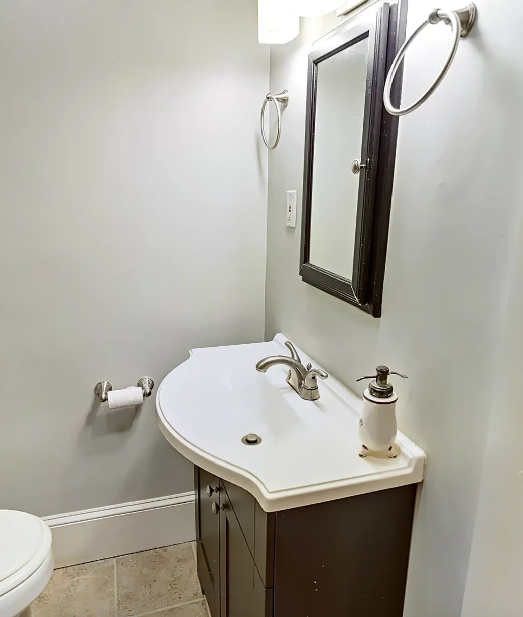 2 bed, 1 bath apartment for rent at 48 Dwight St Unit 2, North Brookline — photo 9 of 12