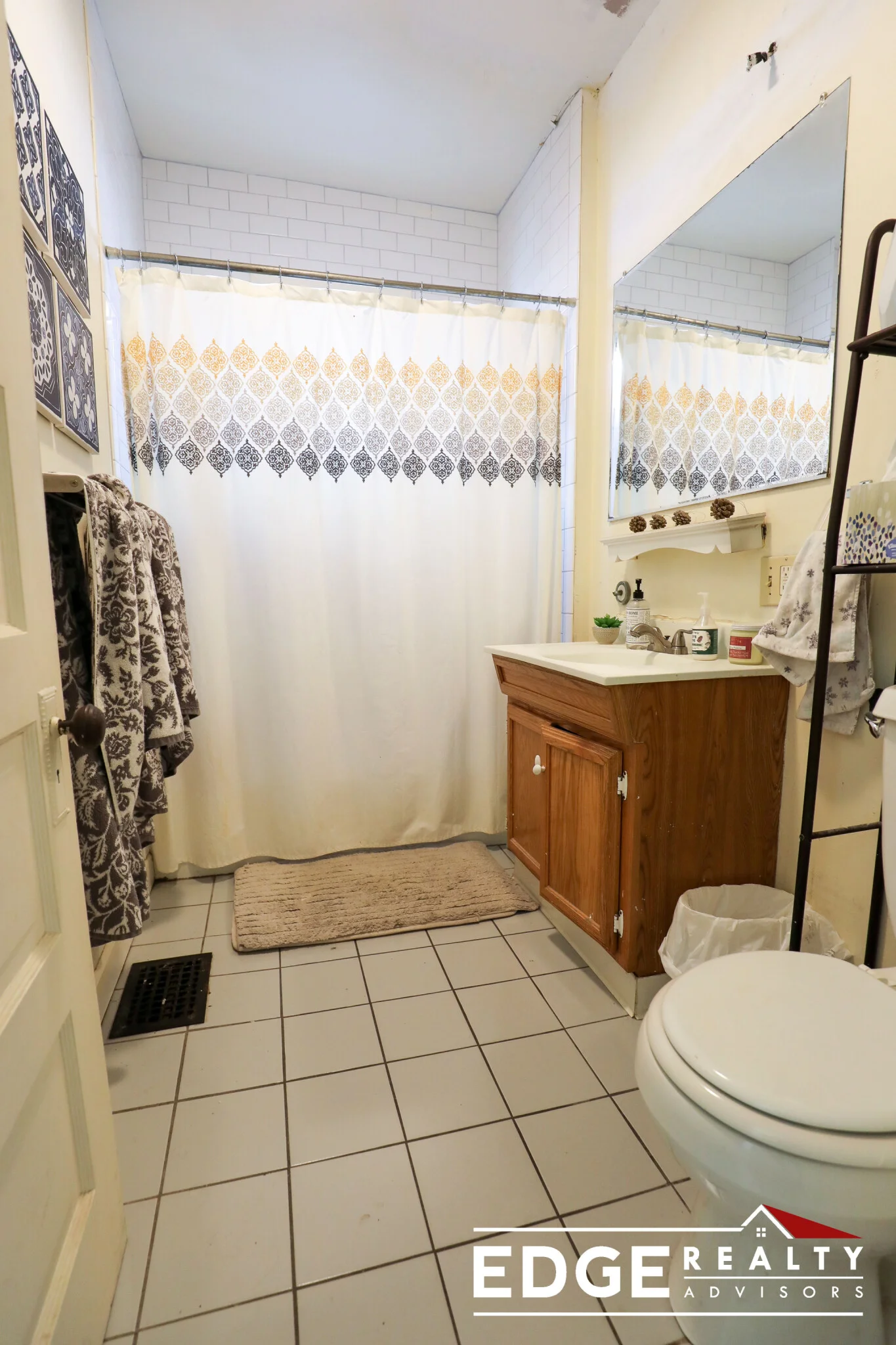 3 bed, 1 bath apartment for rent at 48 Easton St Unit 2, Allston — photo 8 of 9