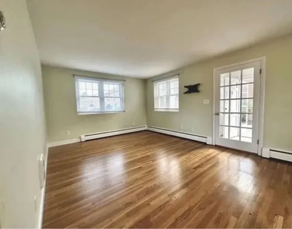 1 bed, 1 bath apartment for rent at 48 Emerson Garden Unit 48, Lexington — photo 3 of 12