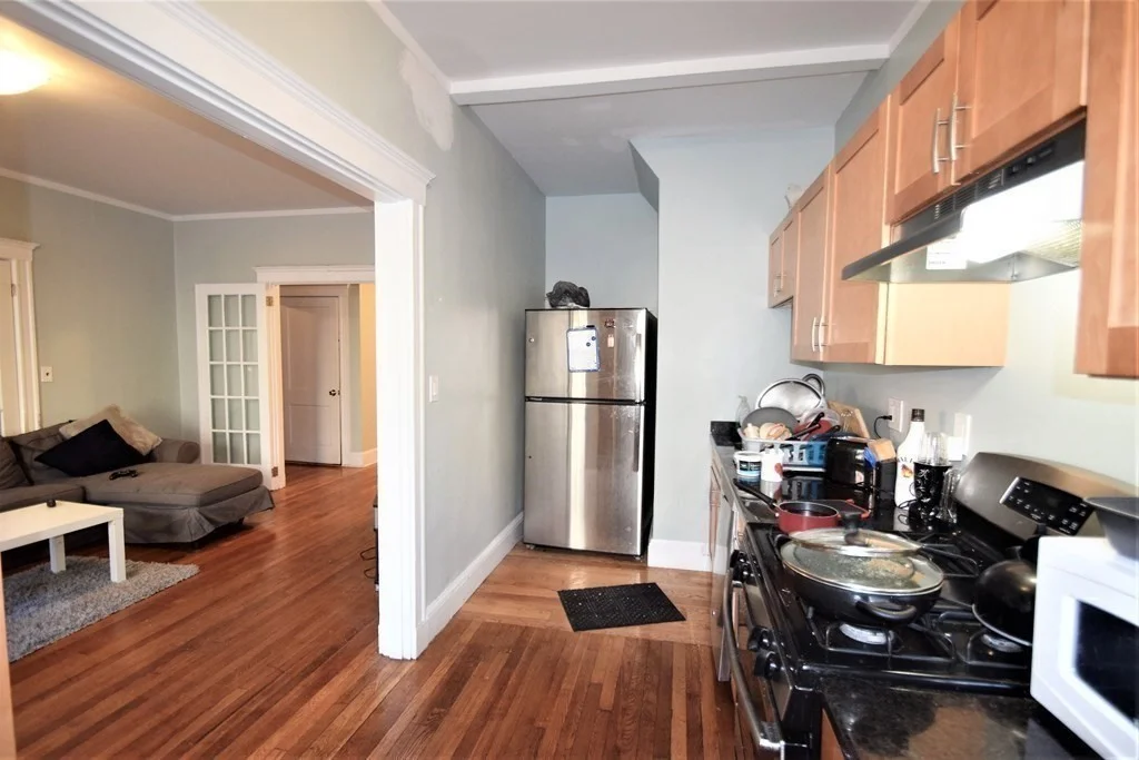 4 bed, 2 bath apartment for rent at 48 Englewood Ave Unit 1, Brighton — photo 4 of 10