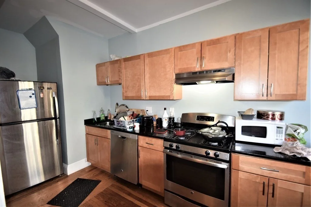 4 bed, 2 bath apartment for rent at 48 Englewood Ave Unit 1, Brighton — photo 3 of 10