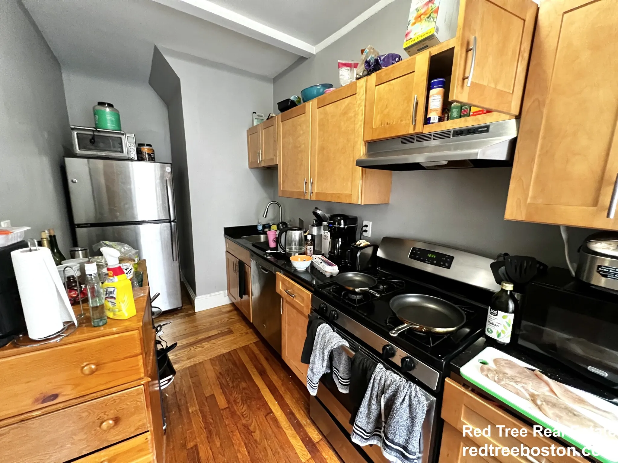 4 bed, 2 bath apartment for rent at 48 Englewood Ave Unit 1A, Brighton — photo 3 of 17