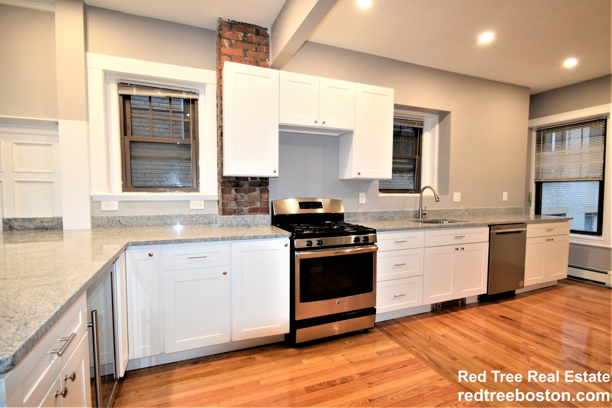 4 bed, 2 bath apartment for rent at 48 Englewood Ave Unit 3, Commonwealth — photo 2 of 14