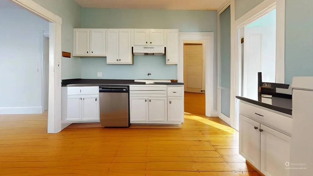 3 bed, 1 bath apartment for rent at 48 Eustis St Unit 2, Baldwin — photo 2 of 10