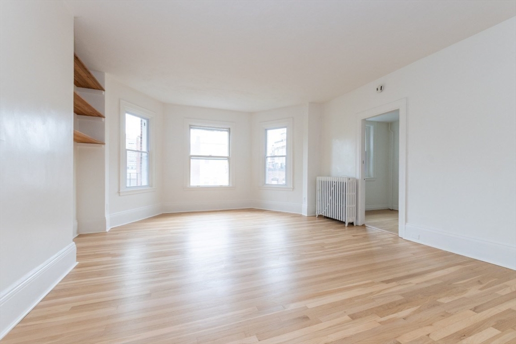 1 bed, 1 bath apartment for rent at 48 Fenway Unit 10, Fenway — photo 2 of 16