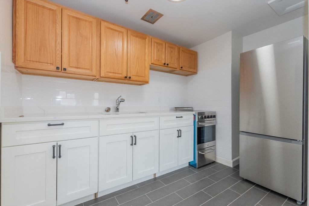 1 bed, 1 bath apartment for rent at 48 Fenway Unit 10, Fenway — photo 11 of 16