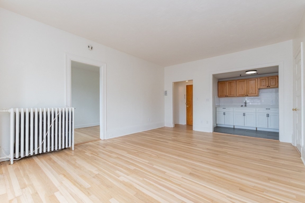 1 bed, 1 bath apartment for rent at 48 Fenway Unit 10, Fenway — photo 4 of 16