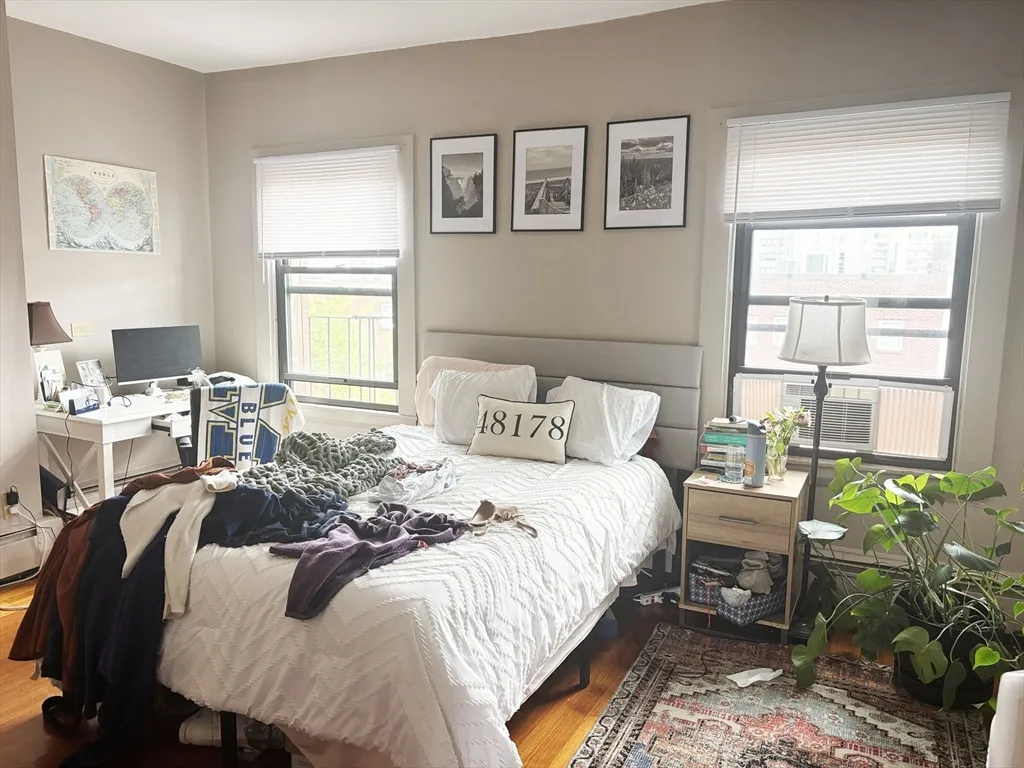 2 bed, 1 bath apartment for rent at 48 Fenway Unit 11, Fenway — photo 2 of 6