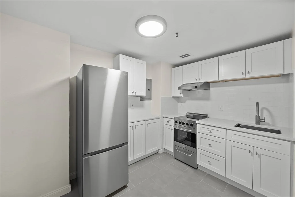 Studio bed, 1 bath apartment for rent at 48 Fenway Unit 2, Fenway — photo 6 of 8