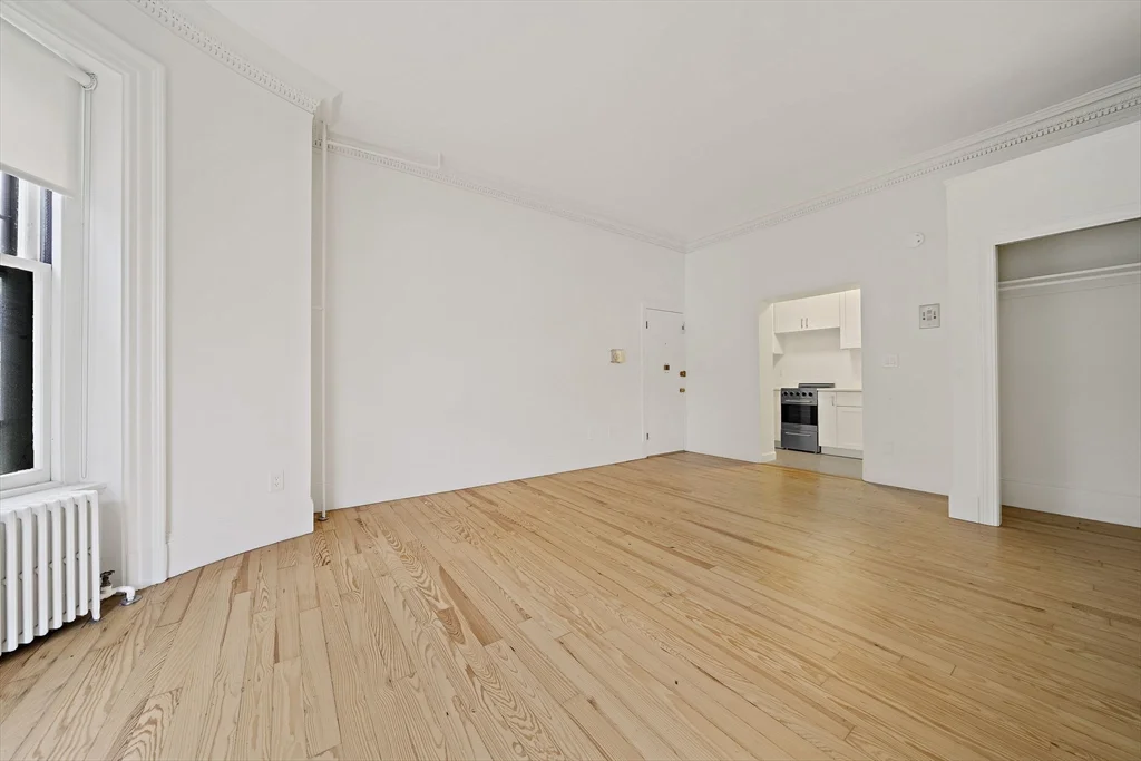 1 bed, 1 bath apartment for rent at 48 Fenway Unit 4, Fenway — photo 4 of 7