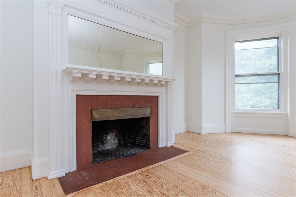 1 bed, 1 bath apartment for rent at 48 Fenway Unit 5, Fenway — photo 3 of 16