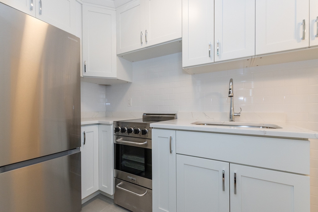 1 bed, 1 bath apartment for rent at 48 Fenway Unit 5, Fenway — photo 4 of 16