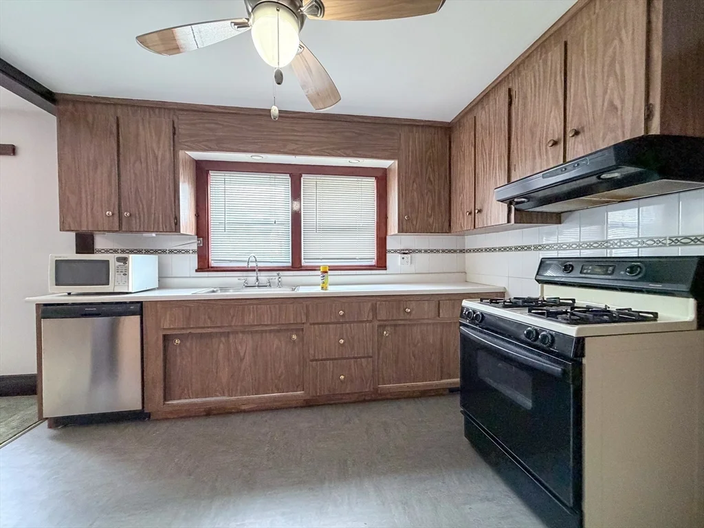2 bed, 1 bath apartment for rent at 48 Fountain St Unit 48, Glenwood — photo 7 of 21