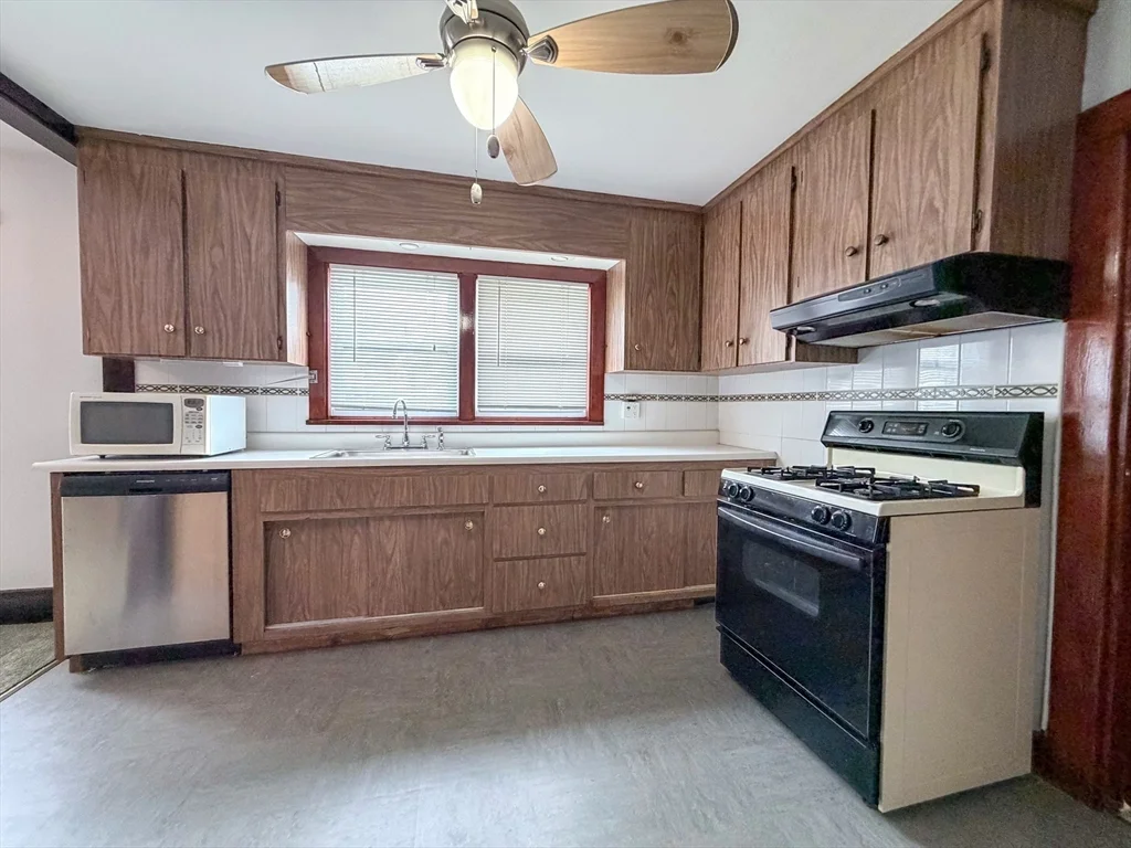 2 bed, 1 bath apartment for rent at 48 Fountain St Unit 48, Glenwood — photo 8 of 21