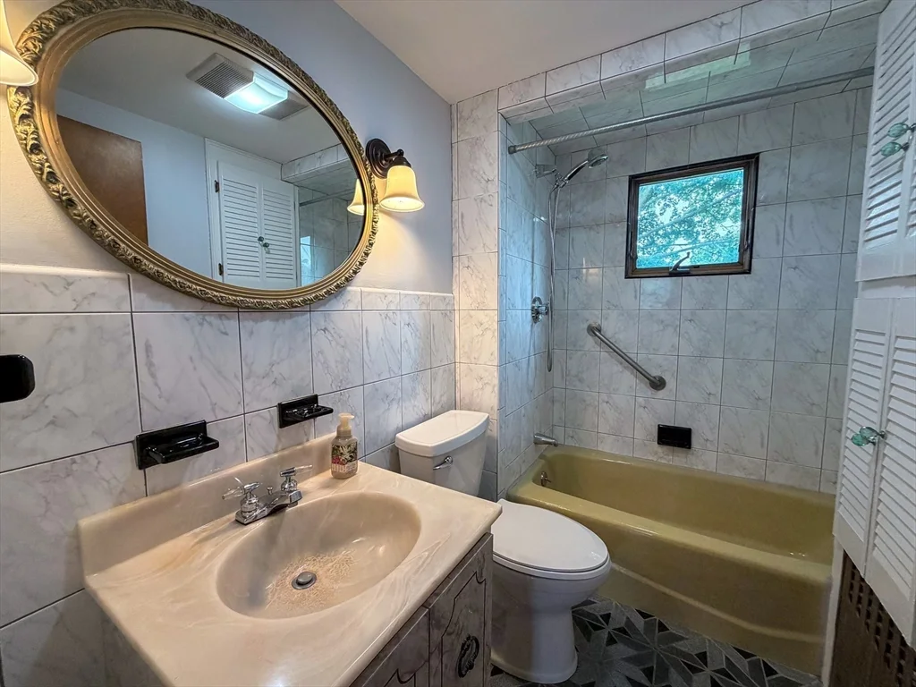 2 bed, 1 bath apartment for rent at 48 Fountain St Unit 48, Glenwood — photo 16 of 21