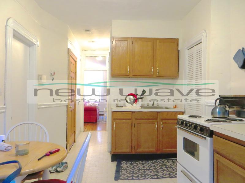 2 bed, 1 bath apartment for rent at 48 Garden St Unit 3, Beacon Hill — photo 4 of 13