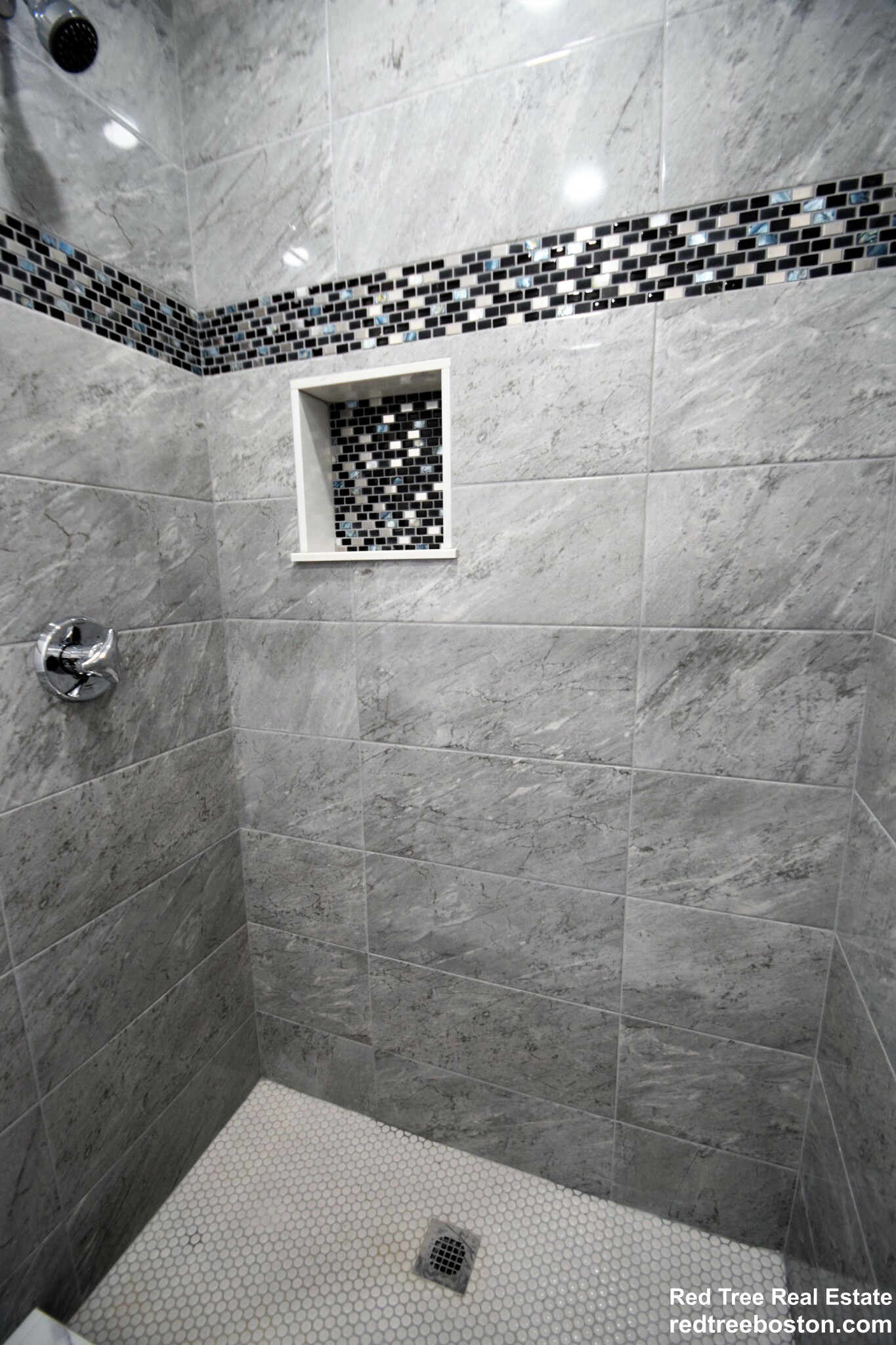 3 bed, 1 bath apartment for rent at 48 Gloucester St Unit 2, Back Bay — photo 14 of 26