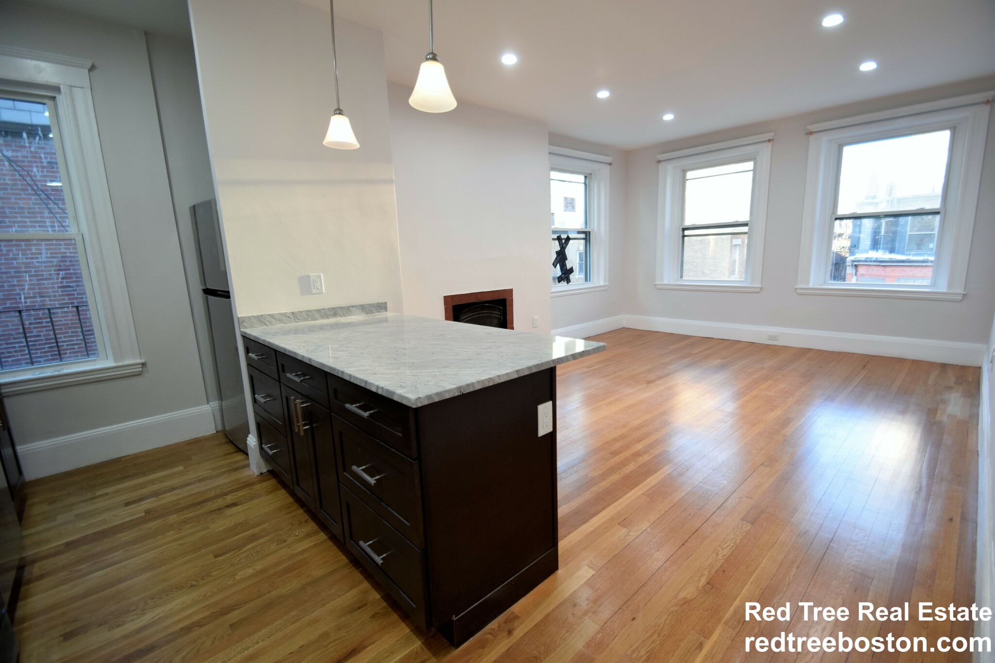 3 bed, 1 bath apartment for rent at 48 Gloucester St Unit 2, Back Bay