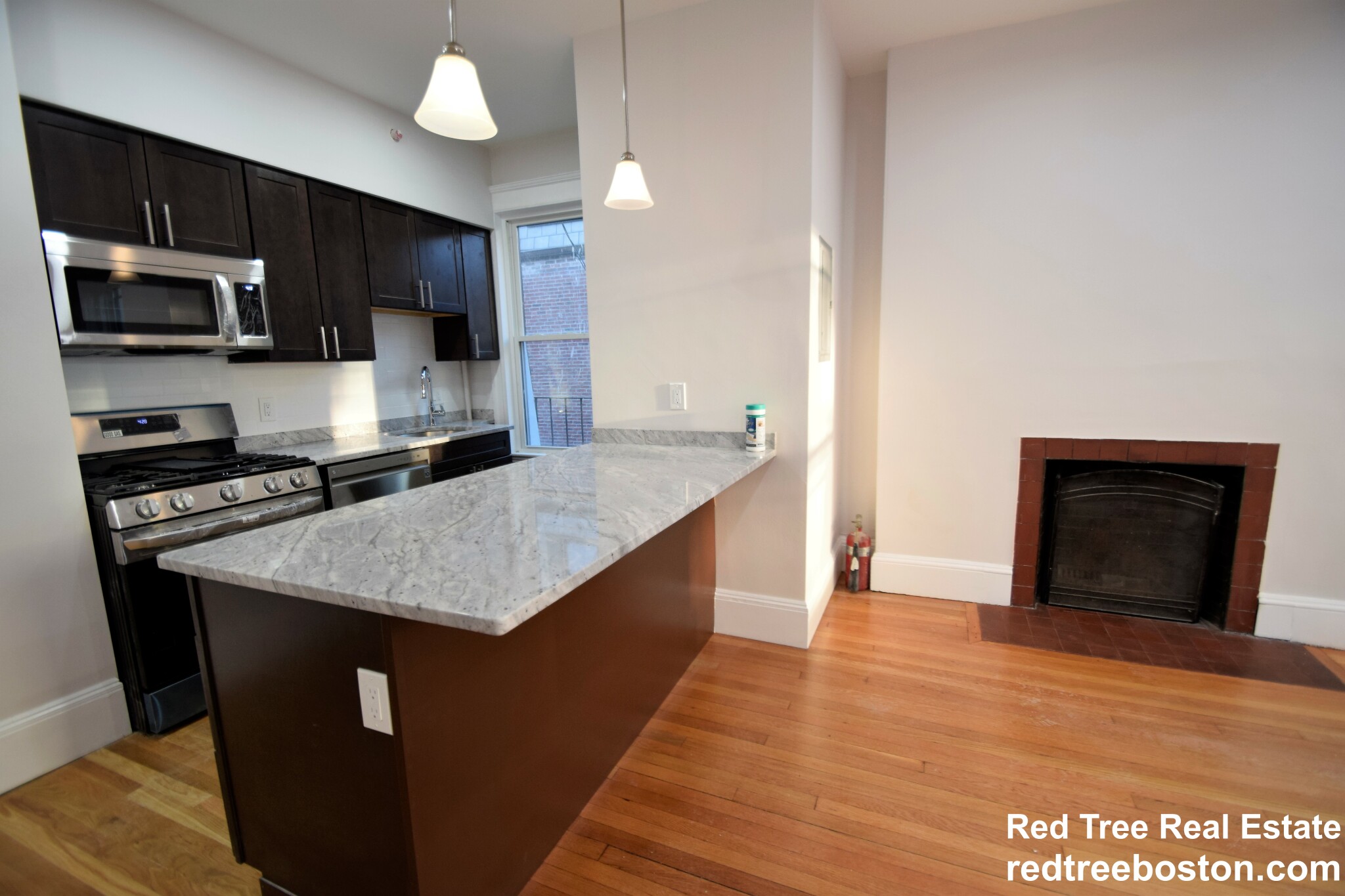 3 bed, 1 bath apartment for rent at 48 Gloucester St Unit 2, Back Bay — photo 6 of 26
