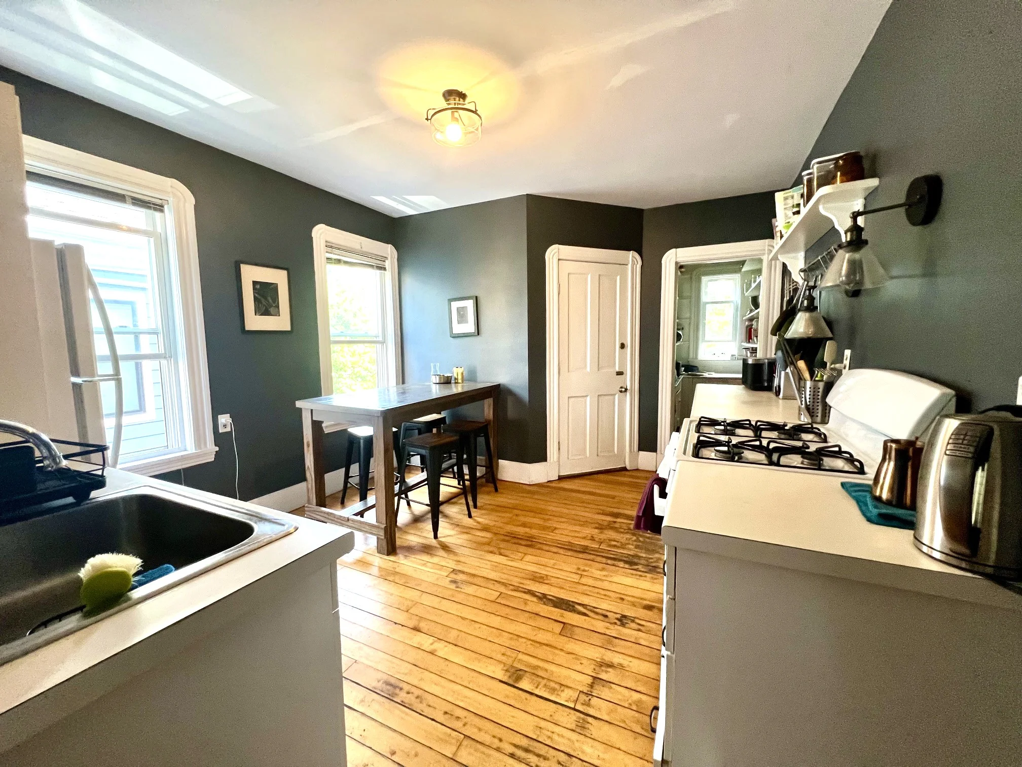 3 bed, 1 bath apartment for rent at 48 Gold Star Rd Unit 1, North Cambridge — photo 6 of 20