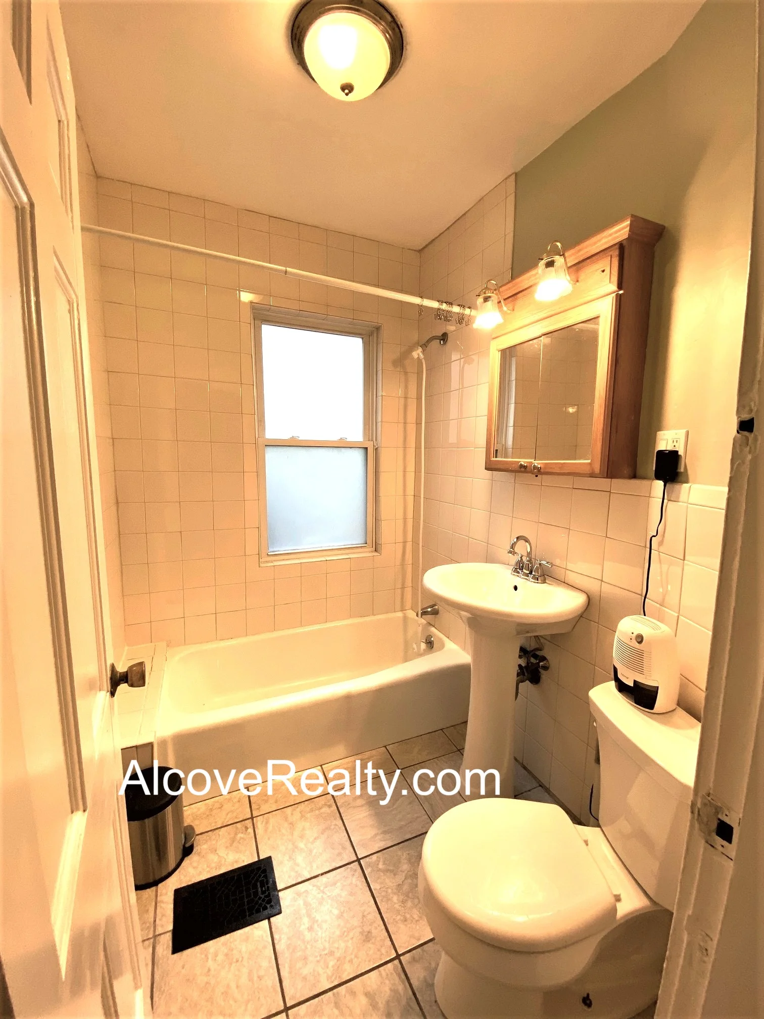 3 bed, 1.5 bath apartment for rent at 48 Gold Star Rd Unit 1, North Cambridge — photo 14 of 14