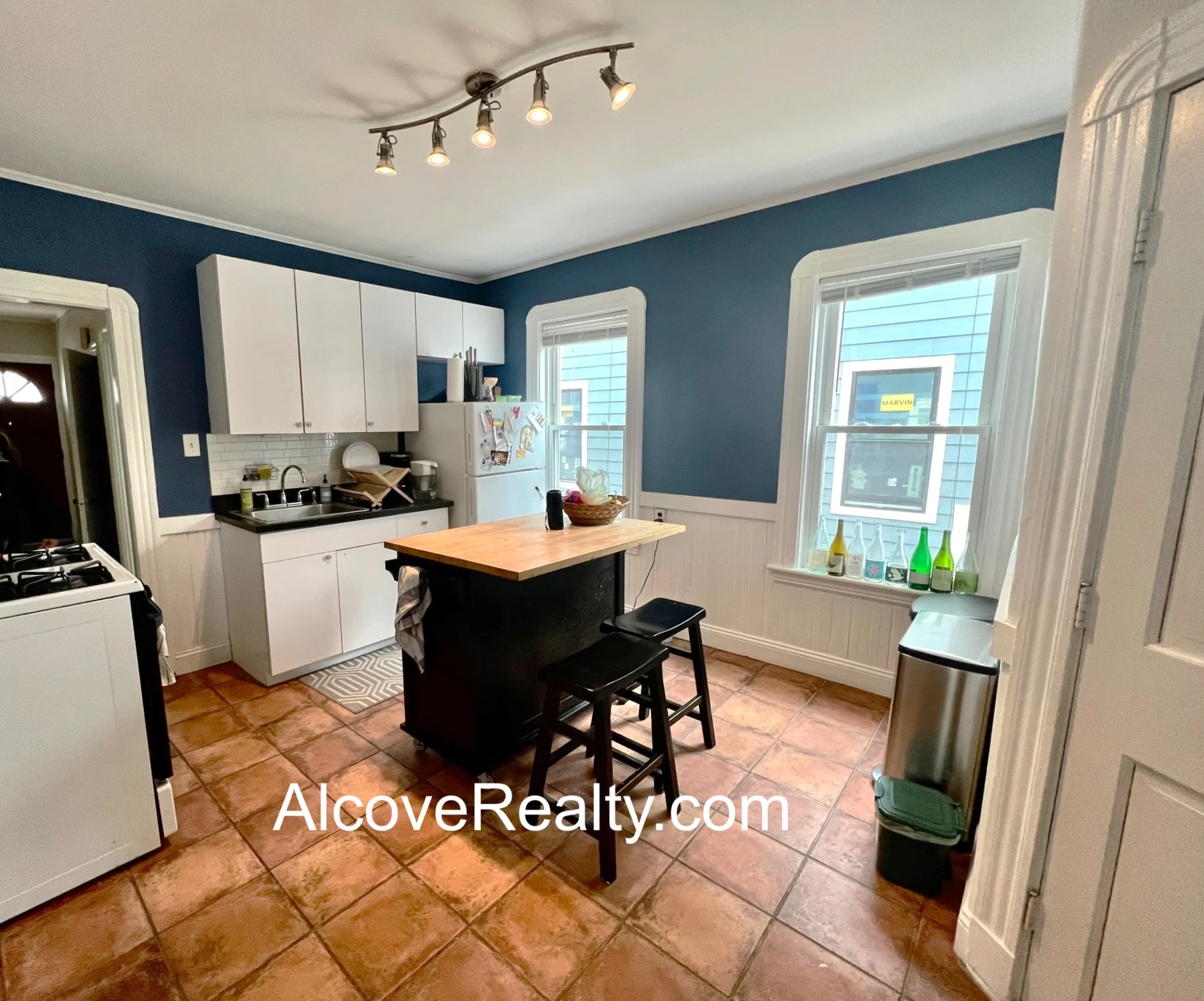3 bed, 1.5 bath apartment for rent at 48 Gold Star Rd Unit 1, North Cambridge — photo 5 of 14