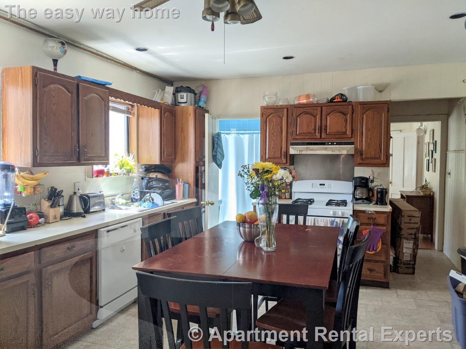 3 bed, 1 bath apartment for rent at 48 Gorham St Unit 1, Davis Square — photo 9 of 22