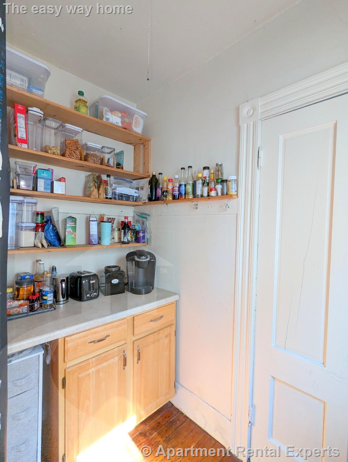 3 bed, 1 bath apartment for rent at 48 Gorham St Unit 2, Davis Square — photo 4 of 17