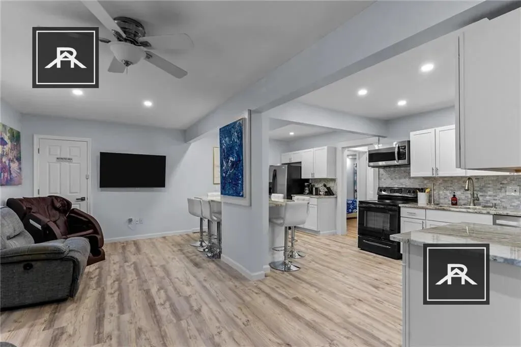 4 bed, 2 bath apartment for rent at 48 Greycliff Rd Unit 1, Brighton — photo 6 of 9