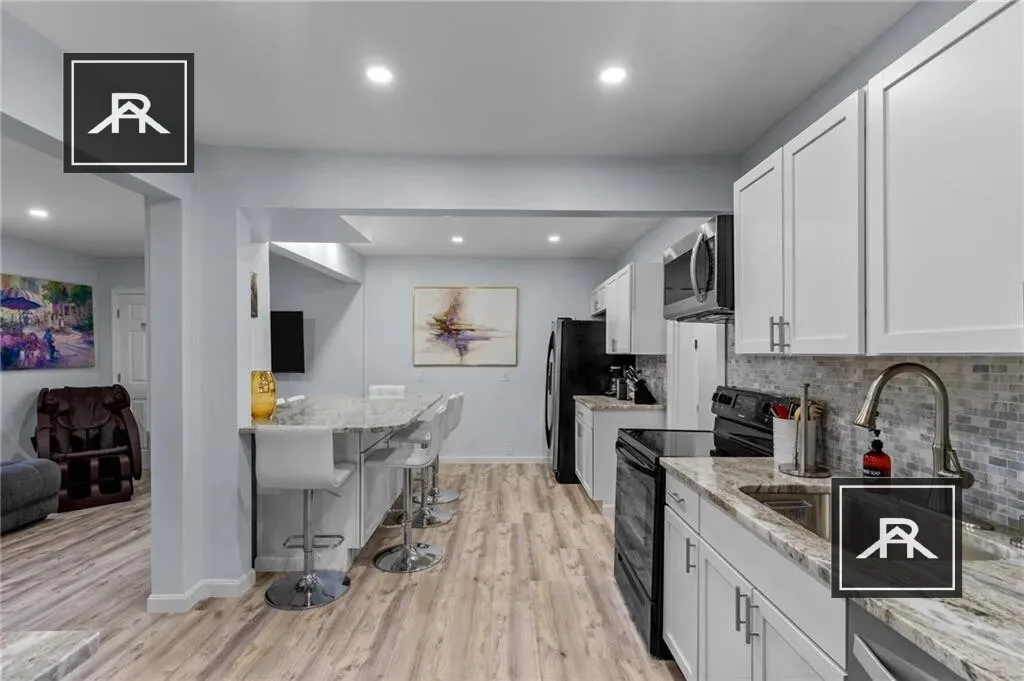 4 bed, 2 bath apartment for rent at 48 Greycliff Rd Unit 1, Brighton — photo 3 of 9