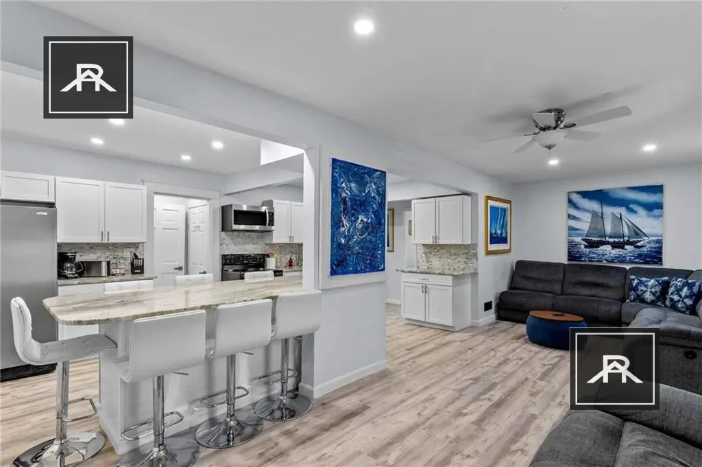 4 bed, 2 bath apartment for rent at 48 Greycliff Rd Unit 1, Brighton — photo 5 of 9