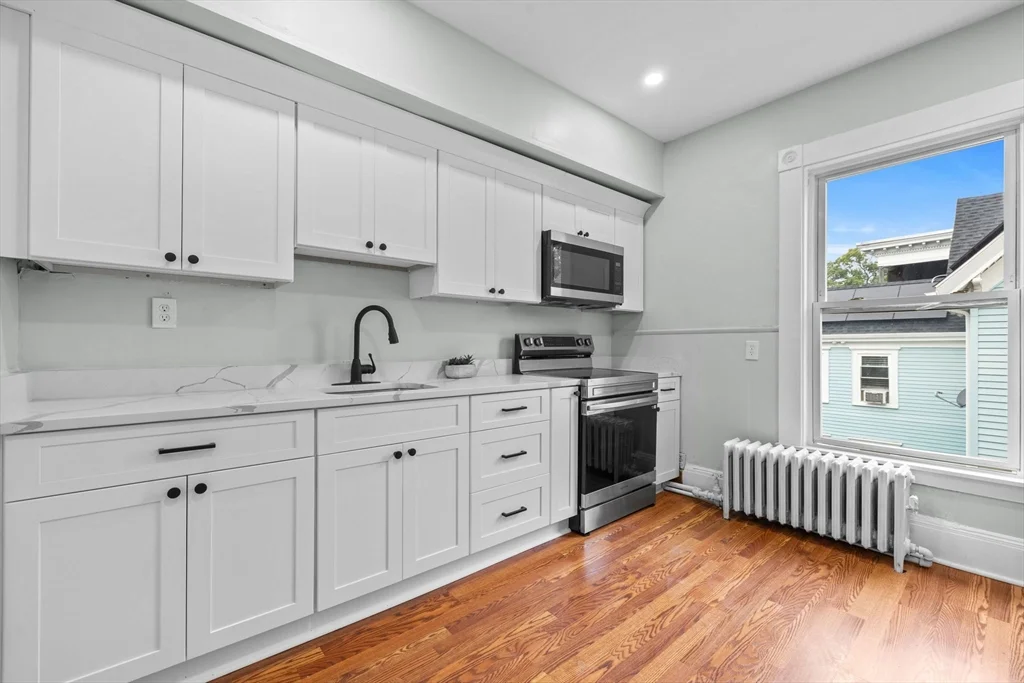 4 bed, 1 bath apartment for rent at 48 Hamilton Ave Unit 2, Lynn