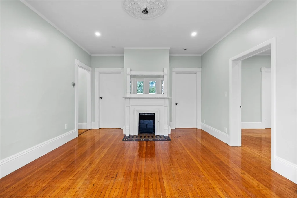 4 bed, 1 bath apartment for rent at 48 Hamilton Ave Unit 2, Lynn — photo 16 of 23